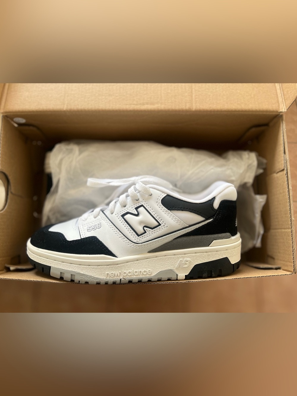 Brand New Balance Kids 550 Low-Top Sneakers in White and Black